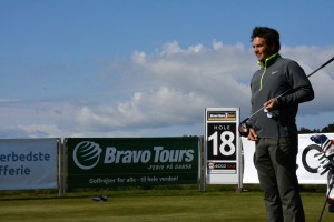 Daniel-Løkke-Bravo-Tours-hul-18-tee