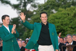 14-04-2008 European Tour 2008, The Masters Tournament, Augusta National, Augusta, Georgia, USA. 07-10 Apr. The winner Trevor Immelman of South Africa get from Zach Johnson the green jacket. .