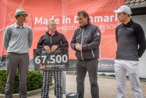 Finnen Tapio Pulkkanen (tv) vandt 2015-udgaven af Ecco-touren i Silkeborg Ry Golfklub. I midten golfmanager Mads Rugholm, promotor Flemming Astrup og Martin Leth Simonsen, der blev nr. tre.