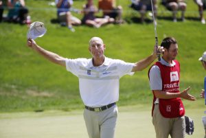 07-08-16 PGA Tour 2016, Travelers Championship, TPC River Highlands, Cromwell, CT, USA. 04-07 Aug. Jim Furyk of United States celebrates setting a PGA tour record with a 58 during the final round.